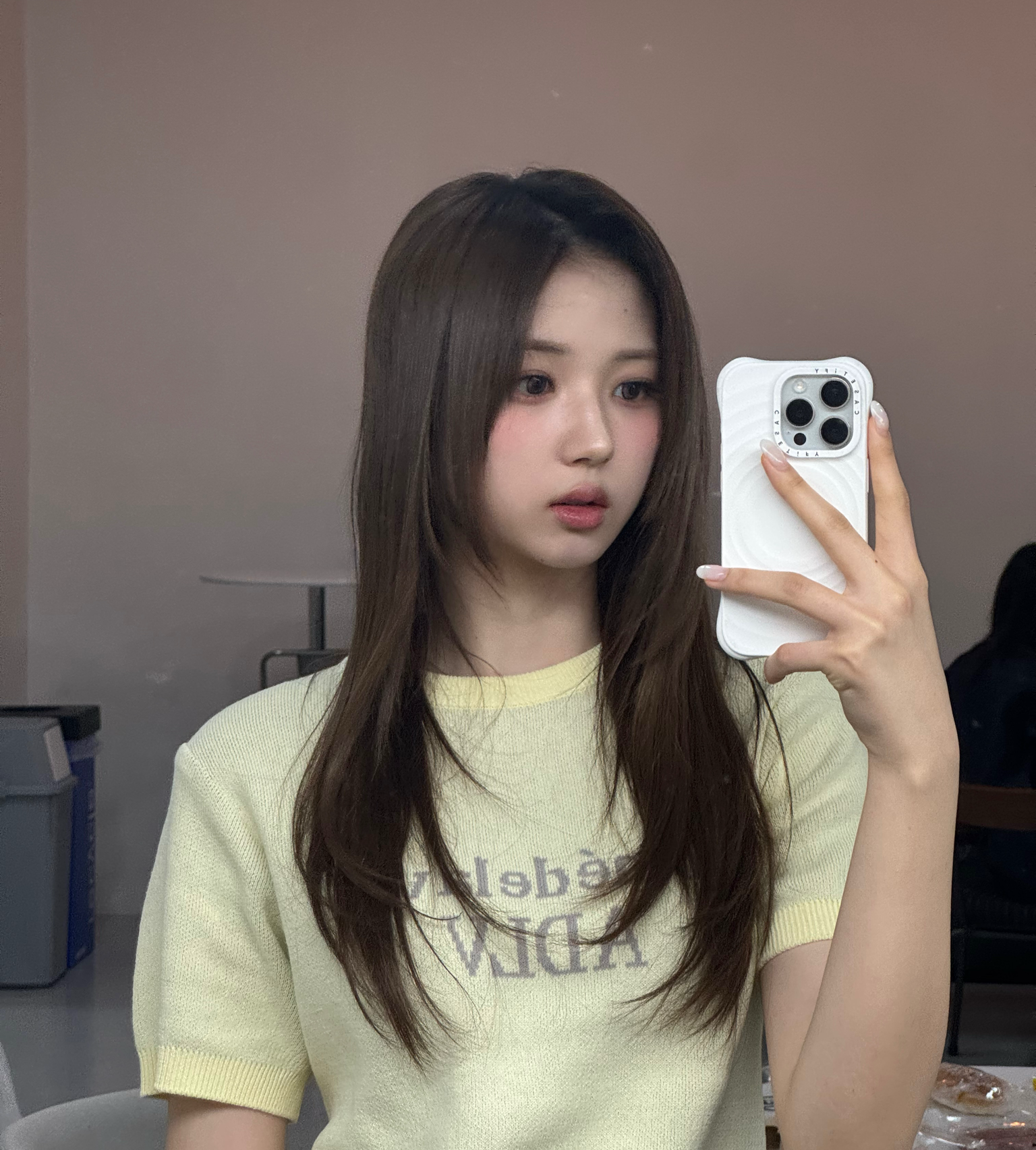 Recent activity shot of Lee JiWoo (tripleS)