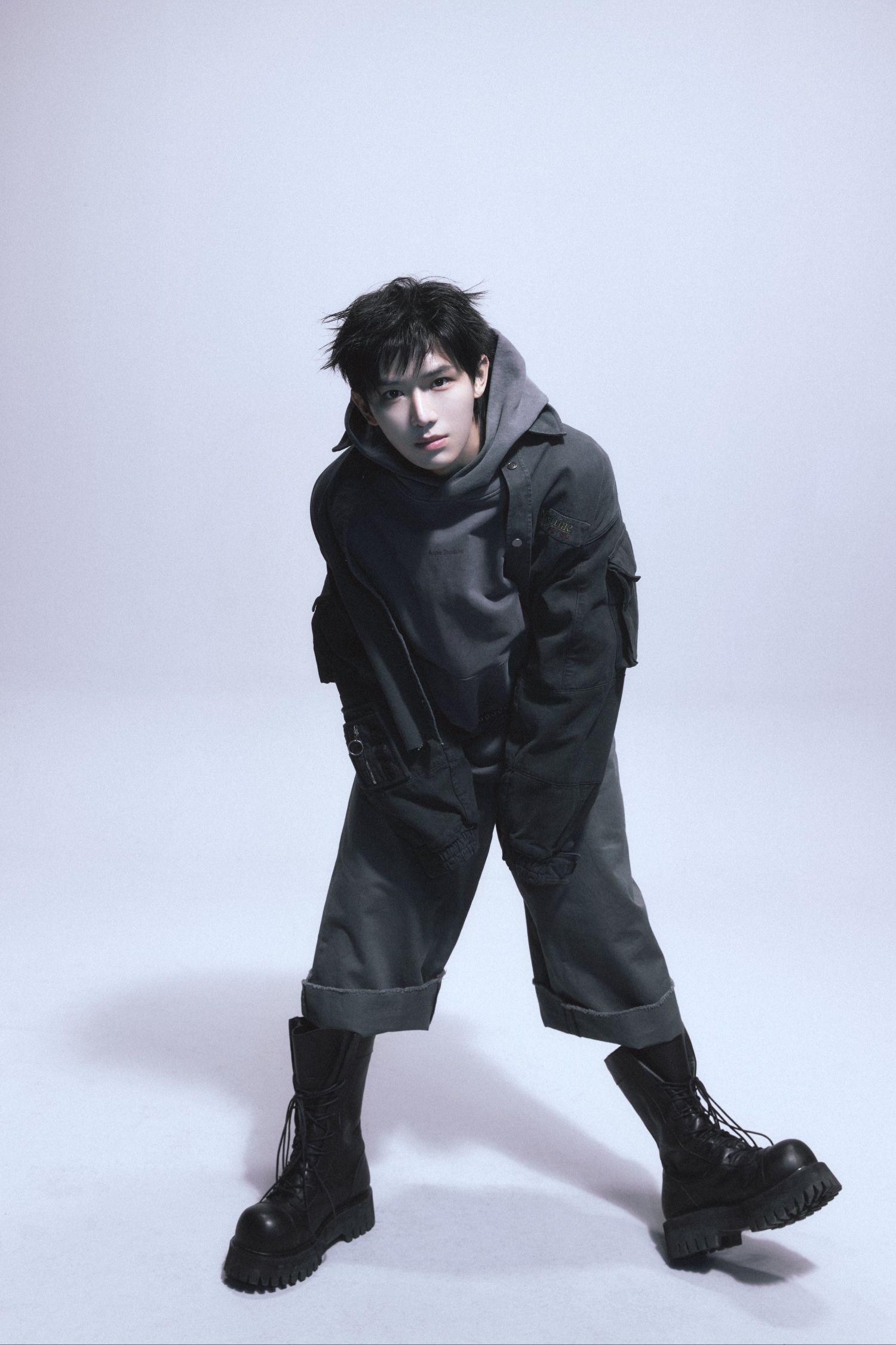 Behind-the-scenes cut of Yi Chen (MODYSSEY)