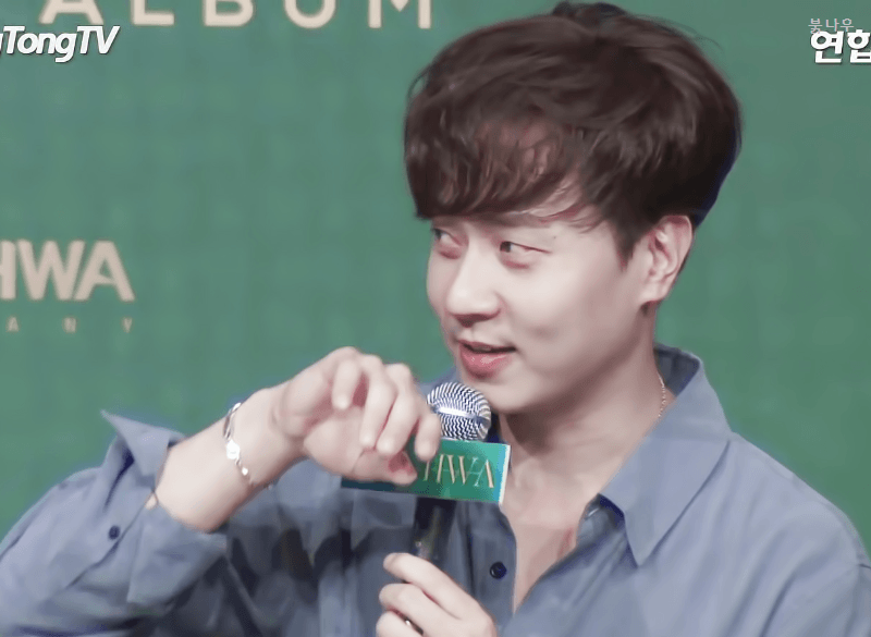 A moment captured by SHINHWA's fan