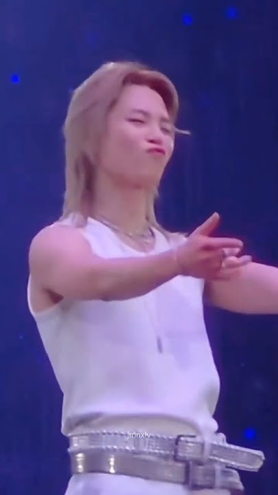 Today's most popular wallpaper in the 지민 (방탄소년단) community