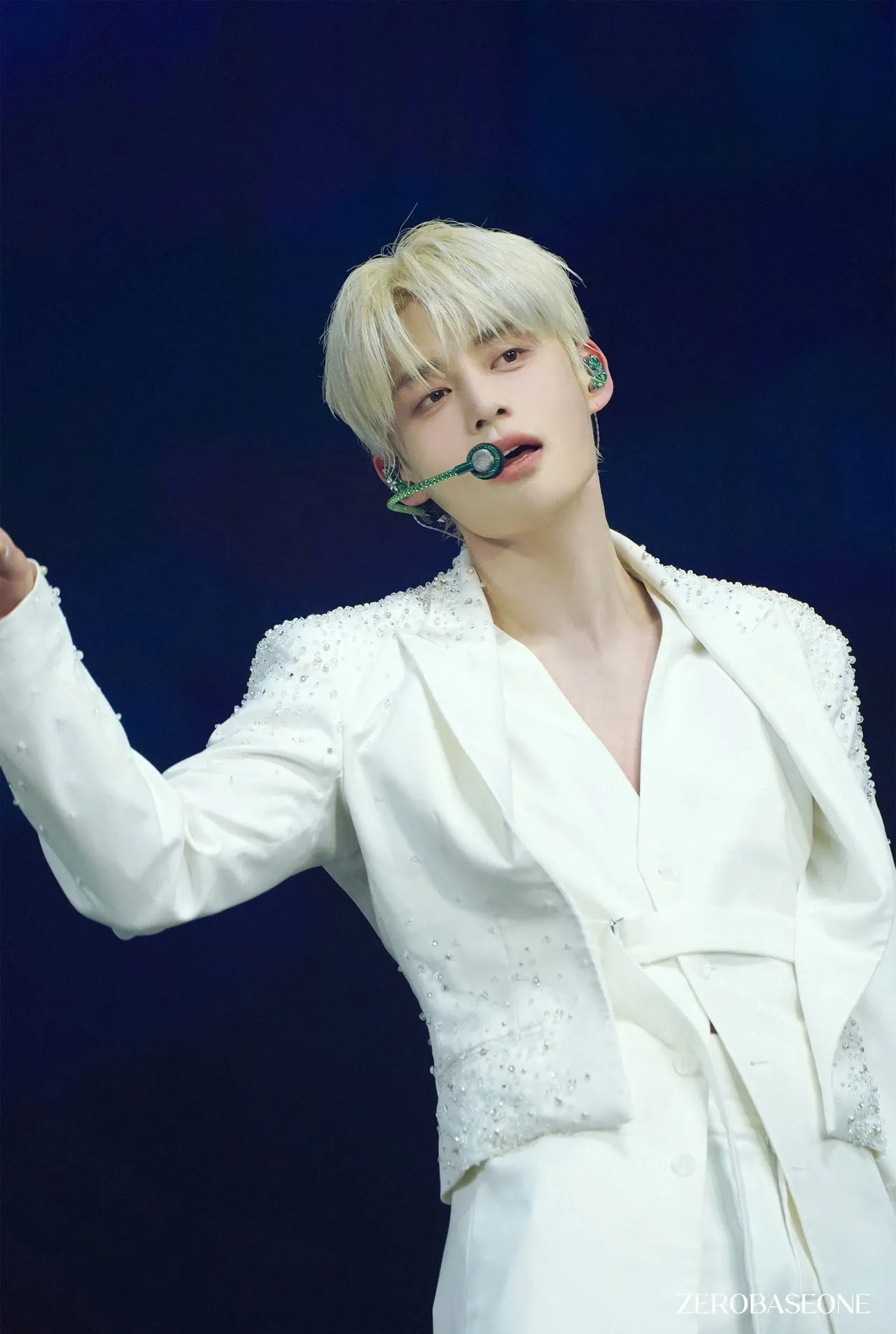 Foto aktivitas terbaru Kim Jiwoong (ZEROBASEONE)