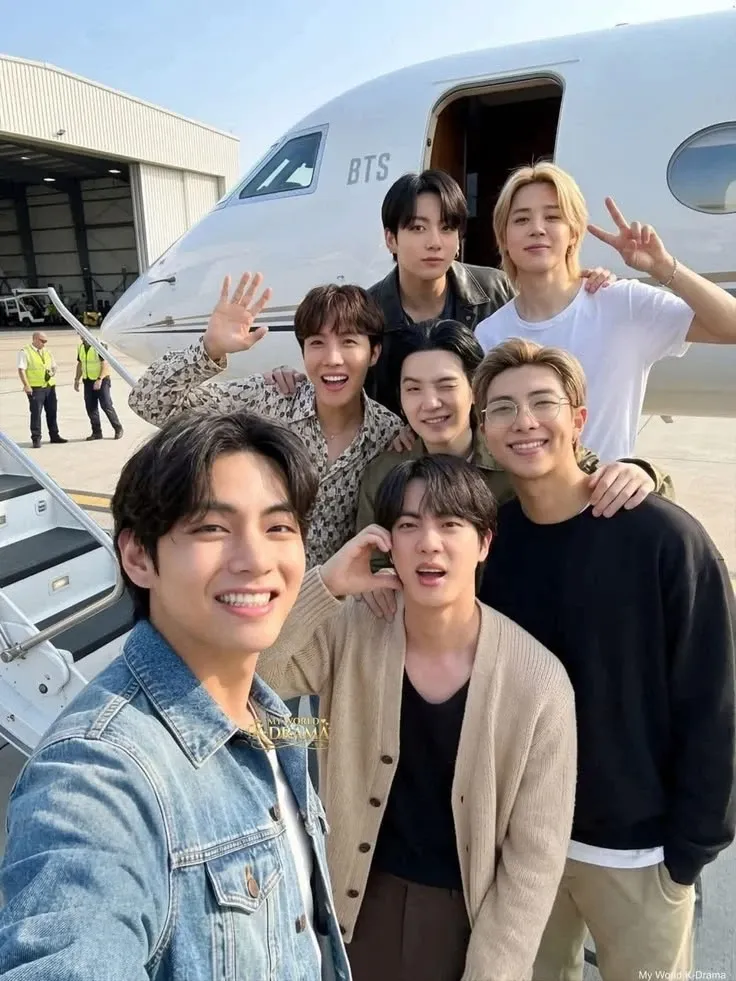 Foto aktivitas terbaru Jungkook (BTS)