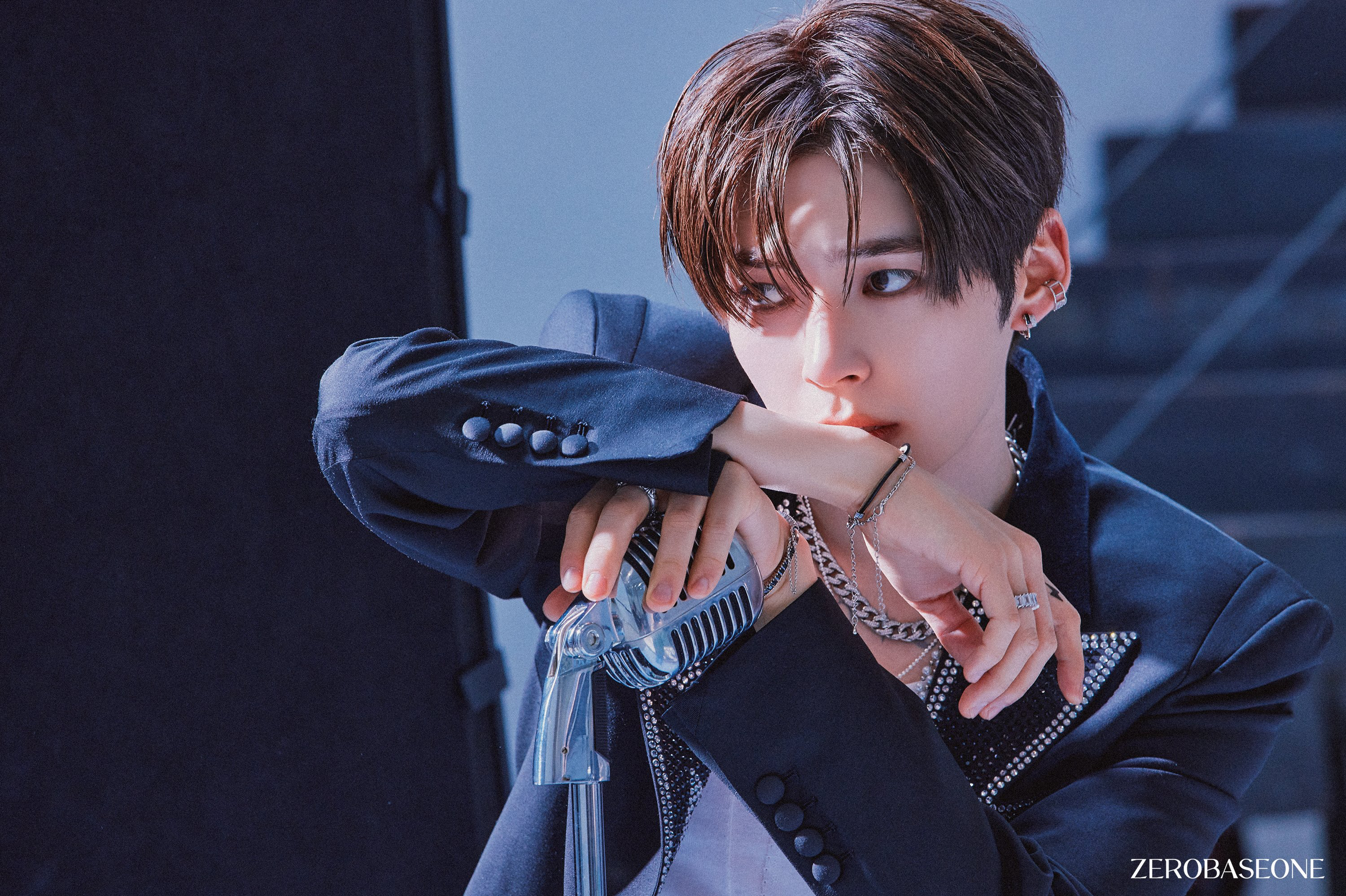 ソン・ハンビン (ZEROBASEONE)の最新写真