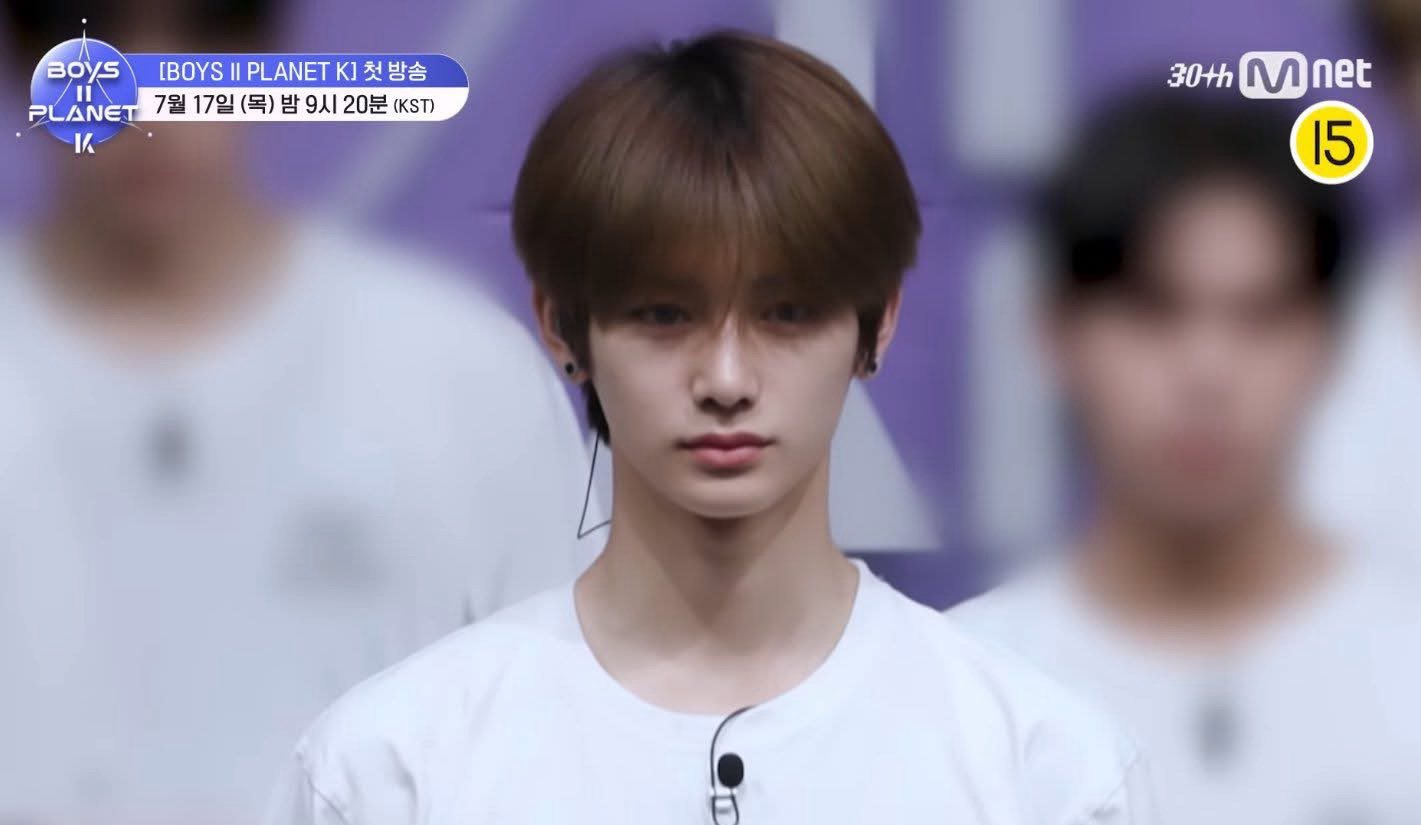 A moment captured by Zhou Anxin (ALPHA DRIVE ONE)'s fan