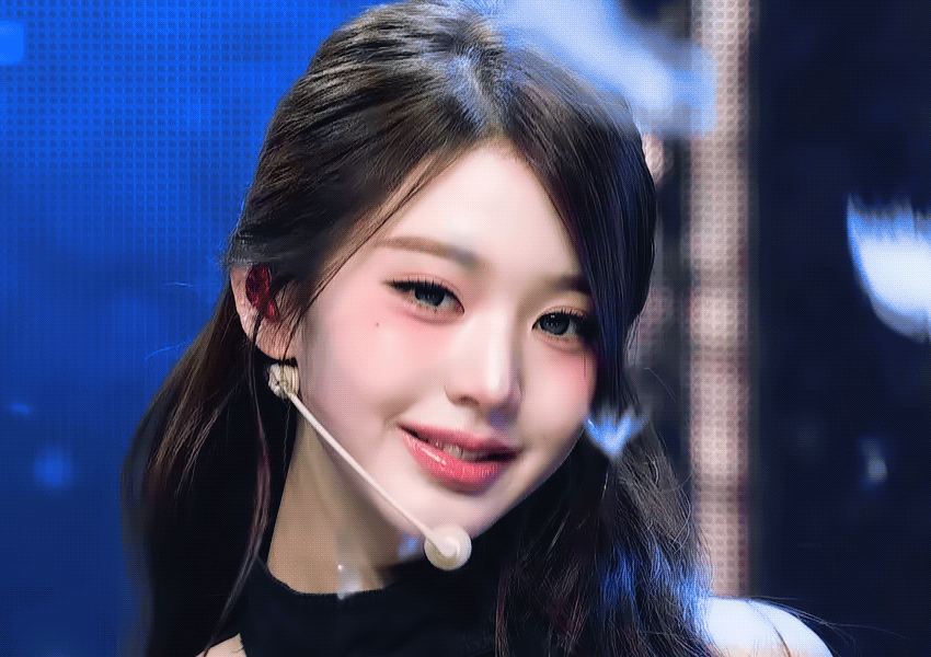 Recent activity shot of Jang Wonyoung (IVE)