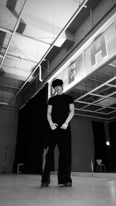 Behind-the-scenes cut of Han Yujin