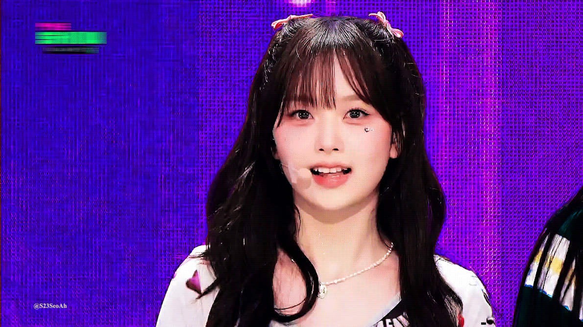 Behind-the-scenes cut of tripleS