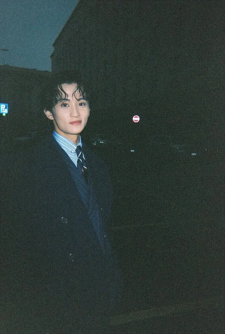 A moment captured by Mark (NCT 127, NCT DREAM)'s fan