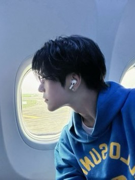 Recent activity shot of He Xinlong (ALPHA DRIVE ONE)