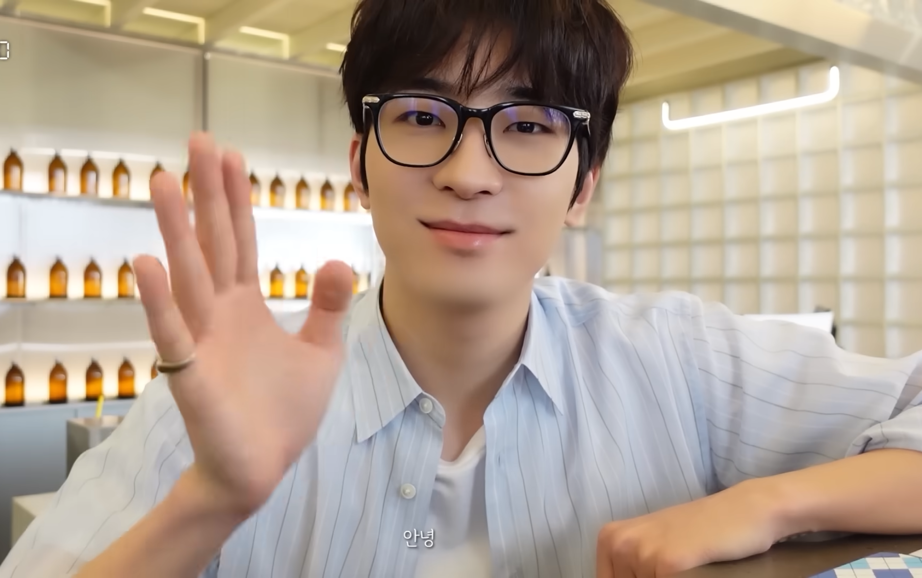 圓佑 (SEVENTEEN)的最新活動照片