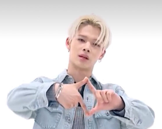 Foto aktivitas terbaru NI-KI (ENHYPEN)