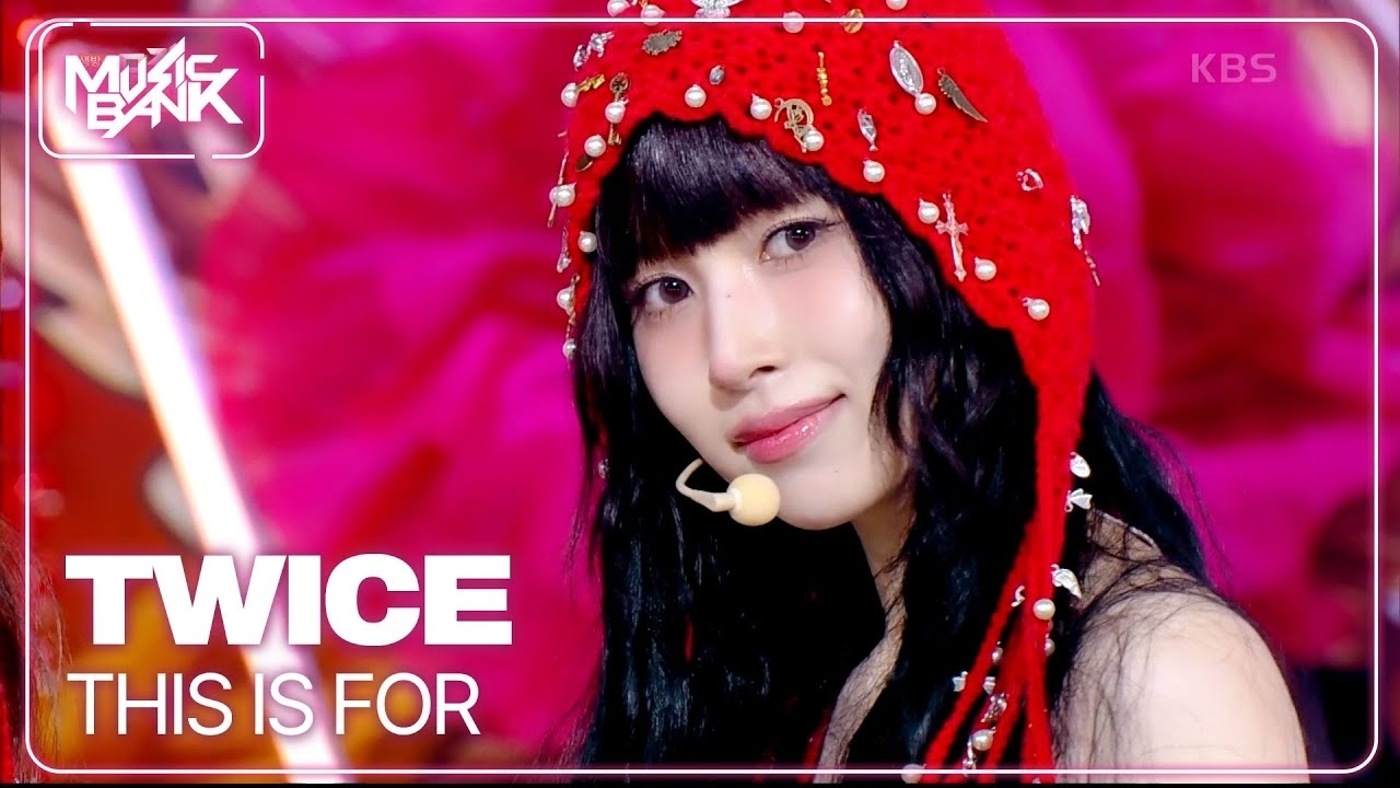 Potret di balik layar Momo (TWICE)