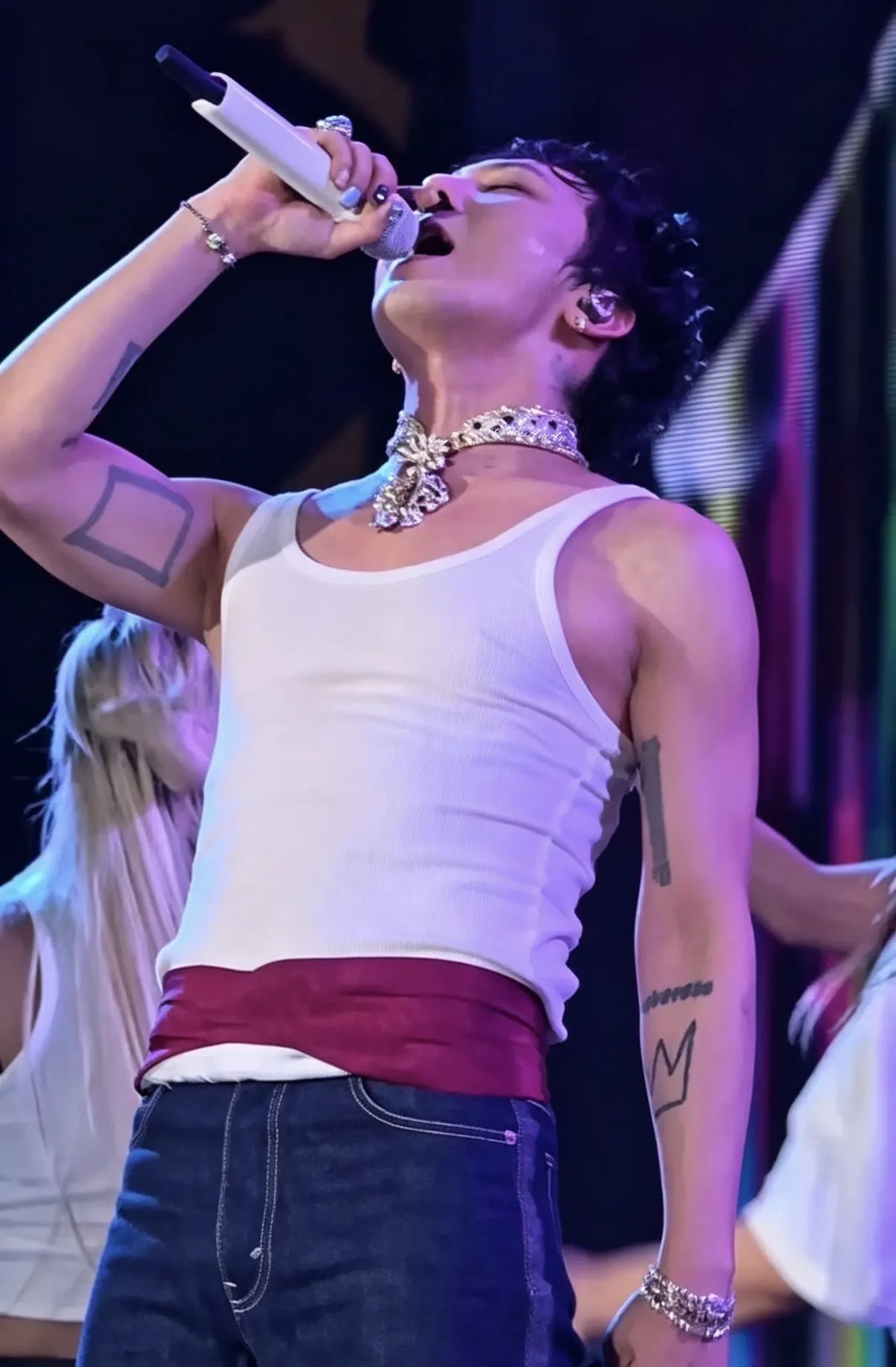 Behind-the-scenes cut of G-DRAGON (BIGBANG)