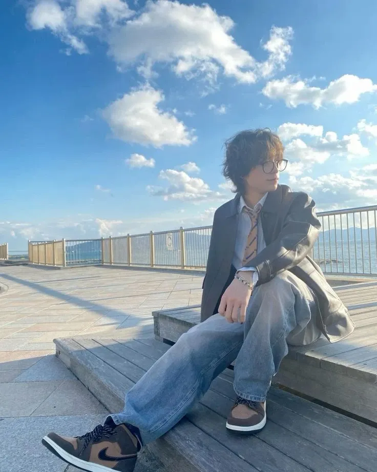 A moment captured by XLOV's fan