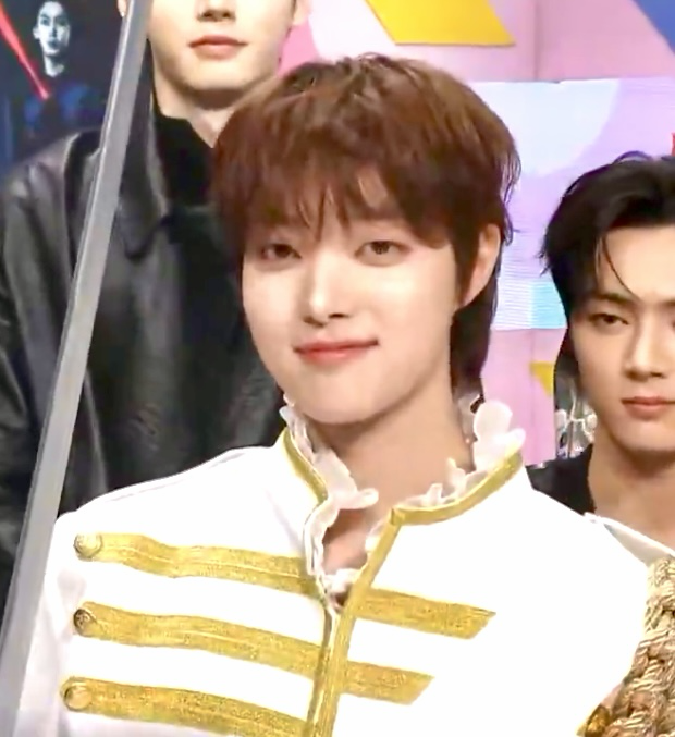 Recent activity shot of EJ (&TEAM)