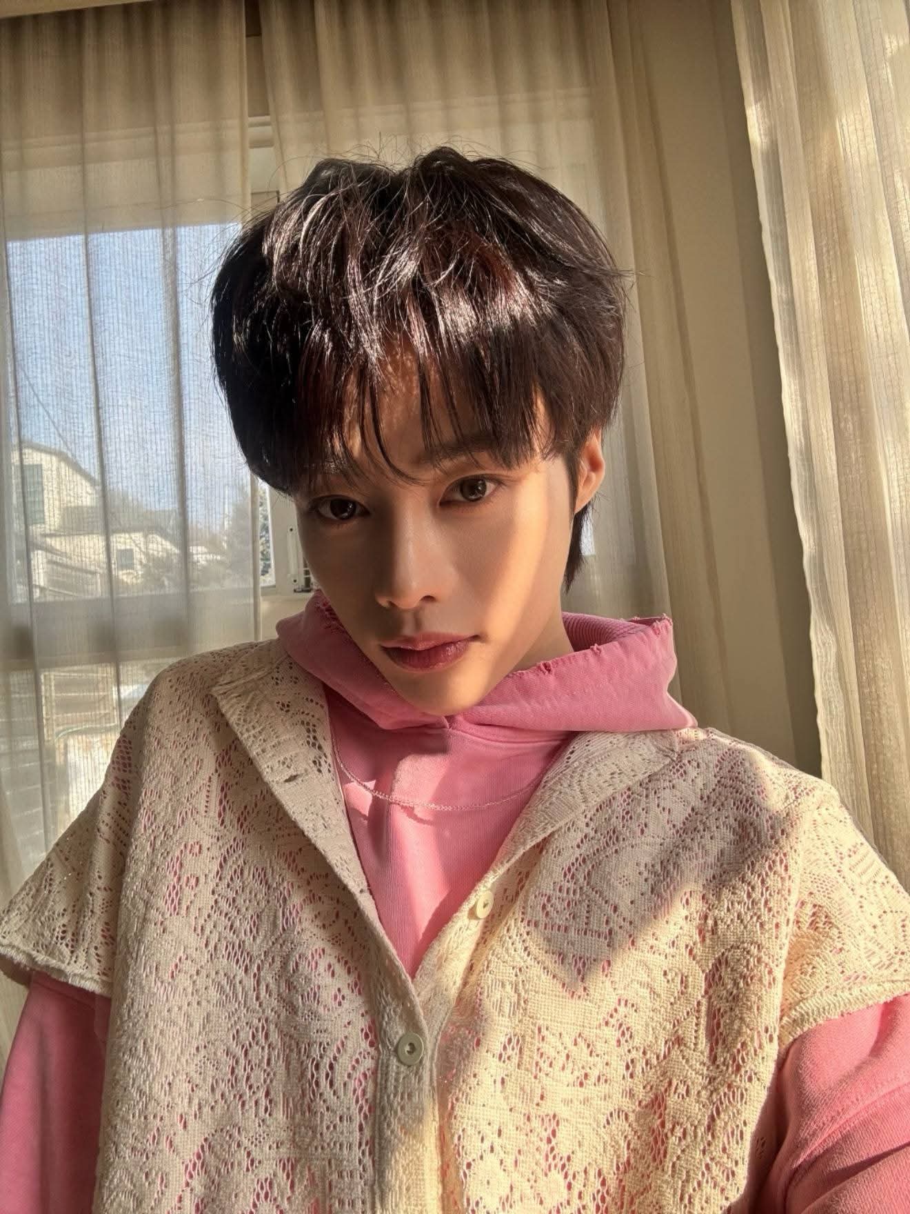 Behind-the-scenes cut of Hanbin (TEMPEST)