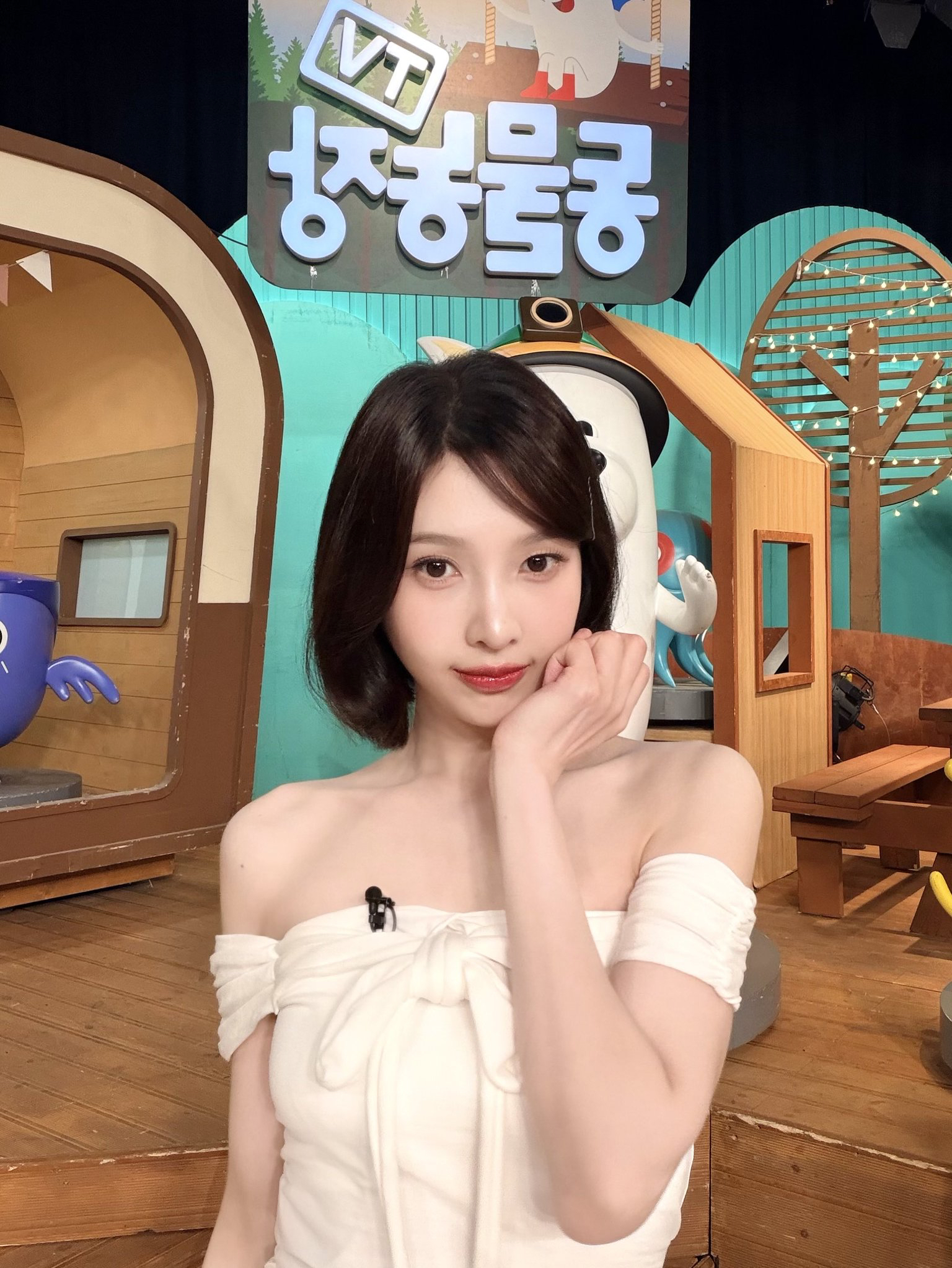 Behind-the-scenes cut of Red Velvet