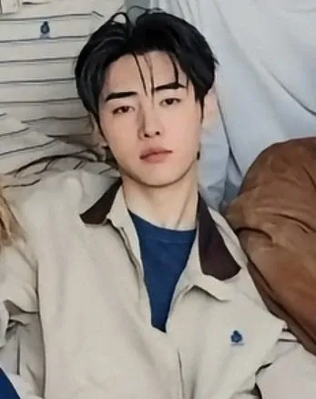 Foto terbaru Sunghoon (ENHYPEN)