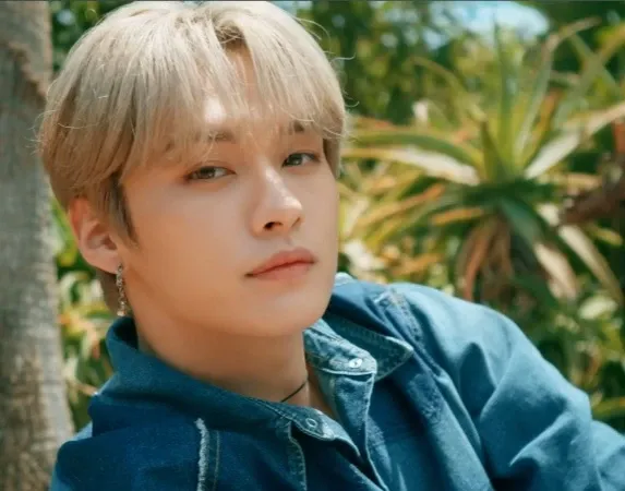 Latest photo of Lee Know (Stray Kids)