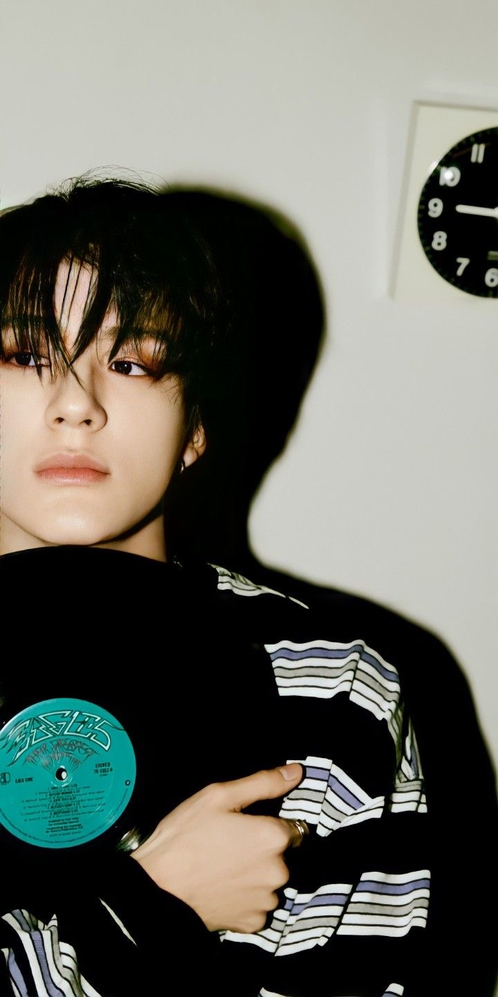 Fandom-recommended wallpaper image of Jeno (NCT DREAM)