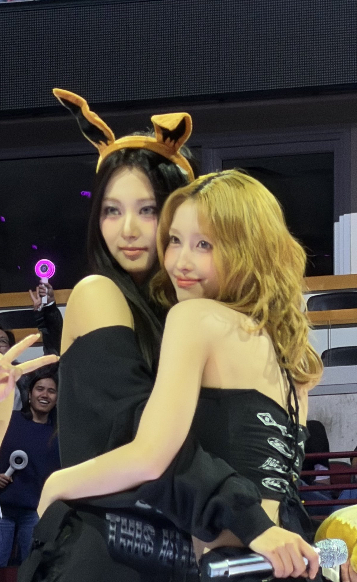 モモ (TWICE)の舞台裏ショット
