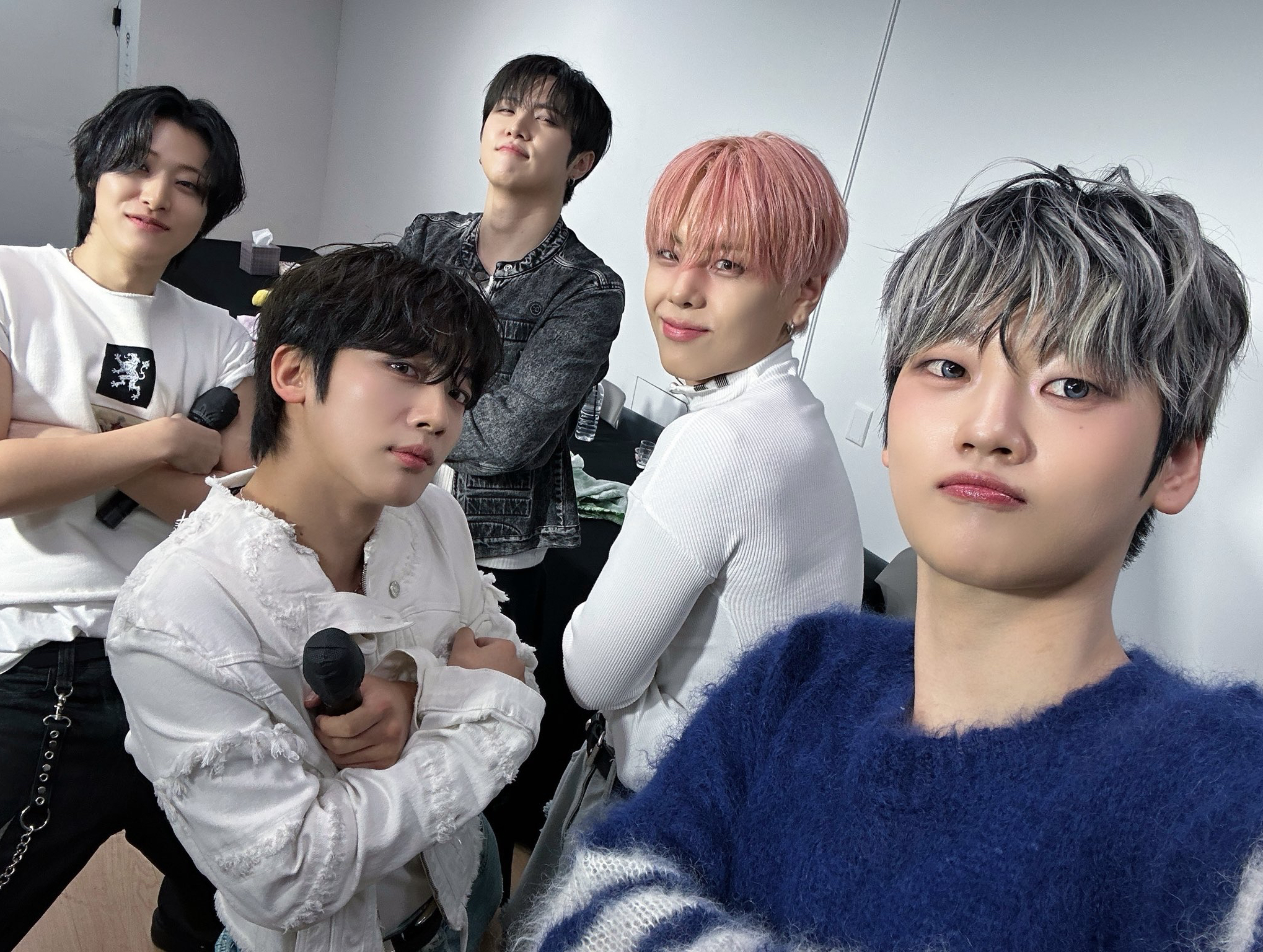 위아이의 비하인드 컷