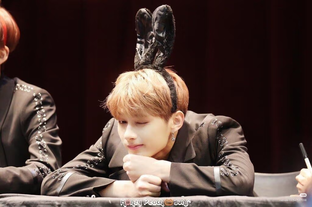 Behind-the-scenes cut of Jun (SEVENTEEN)