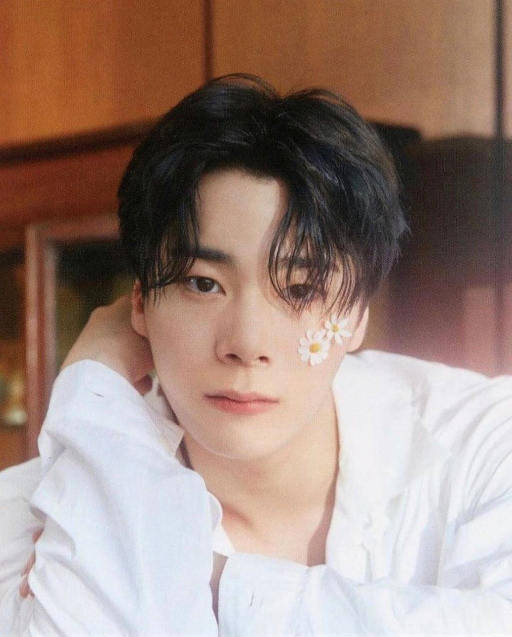 Latest photo of Moonbin (ASTRO)