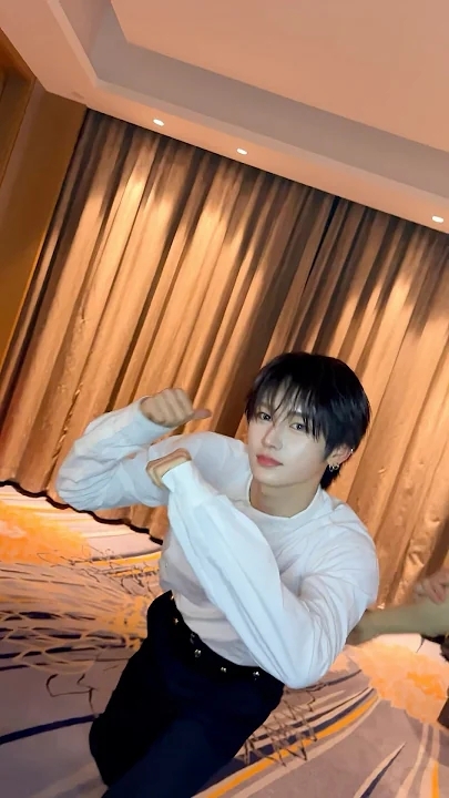 The most beloved wallpaper among He Xinlong (ALPHA DRIVE ONE)'s fans