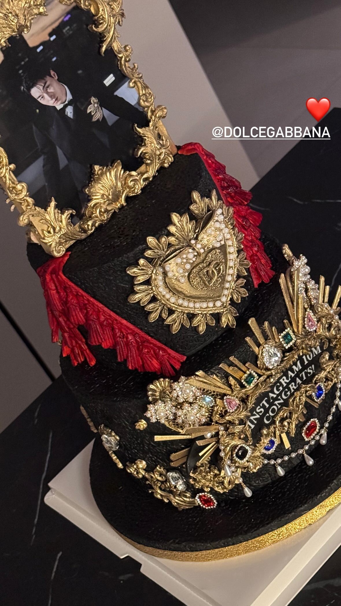 Behind-the-scenes cut of San (ATEEZ)