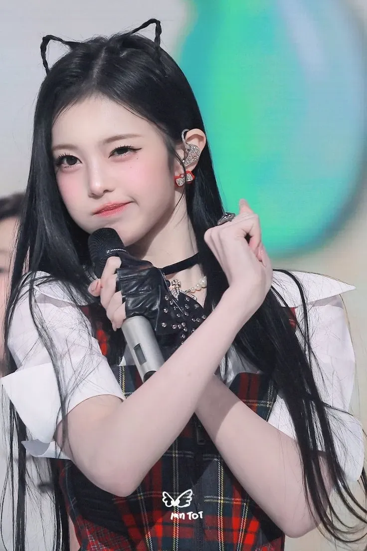 Behind-the-scenes cut of Ian (Hearts2Hearts)