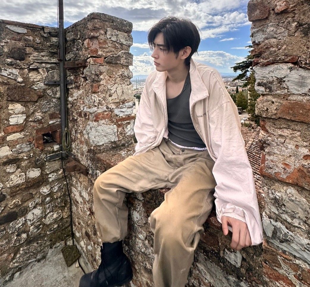 Recent activity shot of Sunghoon (ENHYPEN)