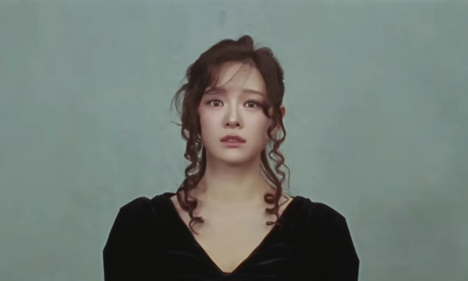 Latest photo of Sejeong (I.O.I)