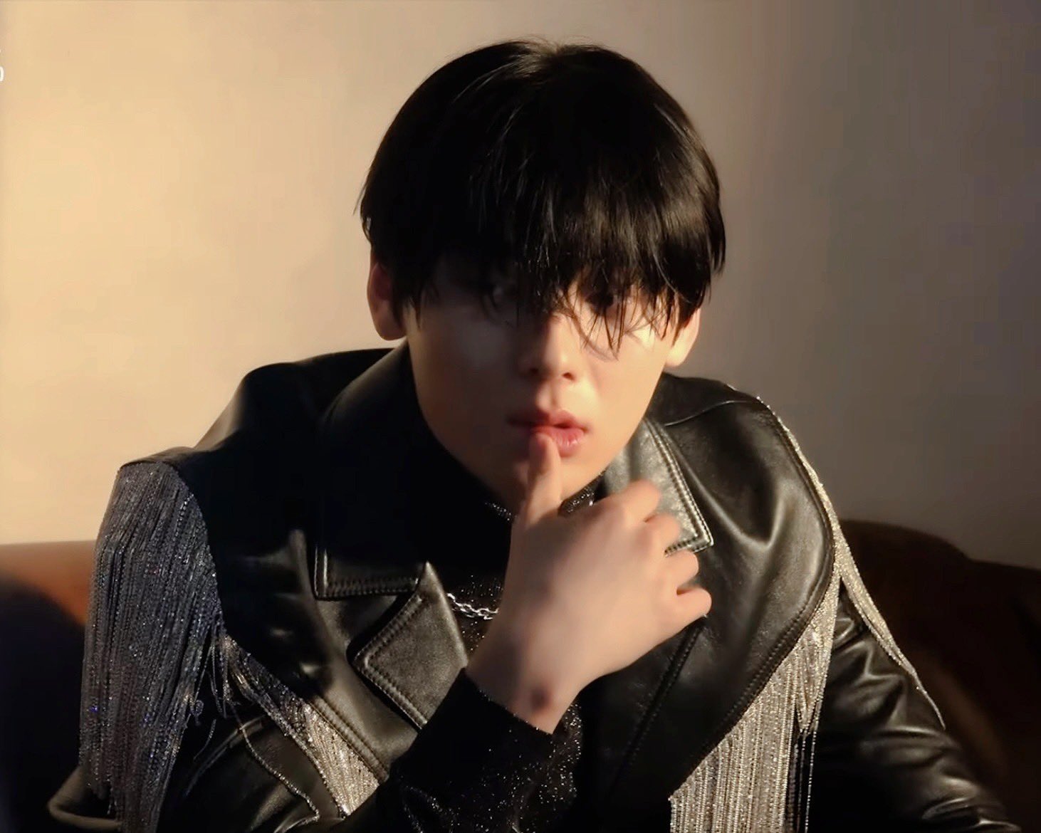 A moment captured by Hwang Minhyun's fan