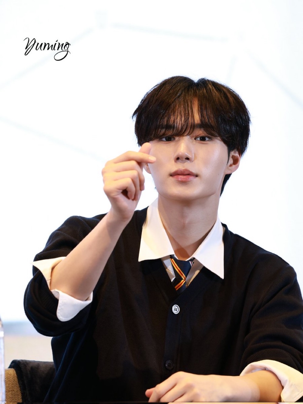 Behind-the-scenes cut of Kim Junseo (ALPHA DRIVE ONE)