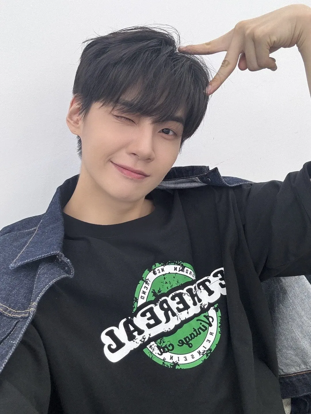 Behind-the-scenes cut of Lee Jinhyuk
