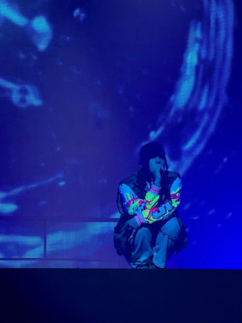 Foto aktivitas terbaru G-DRAGON (BIGBANG)