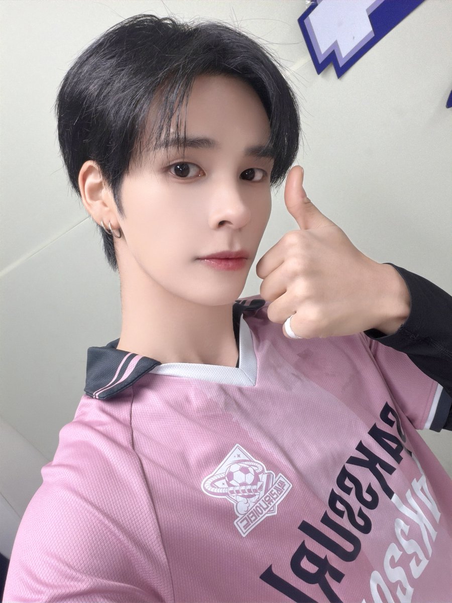 A moment captured by CRAVITY's fan