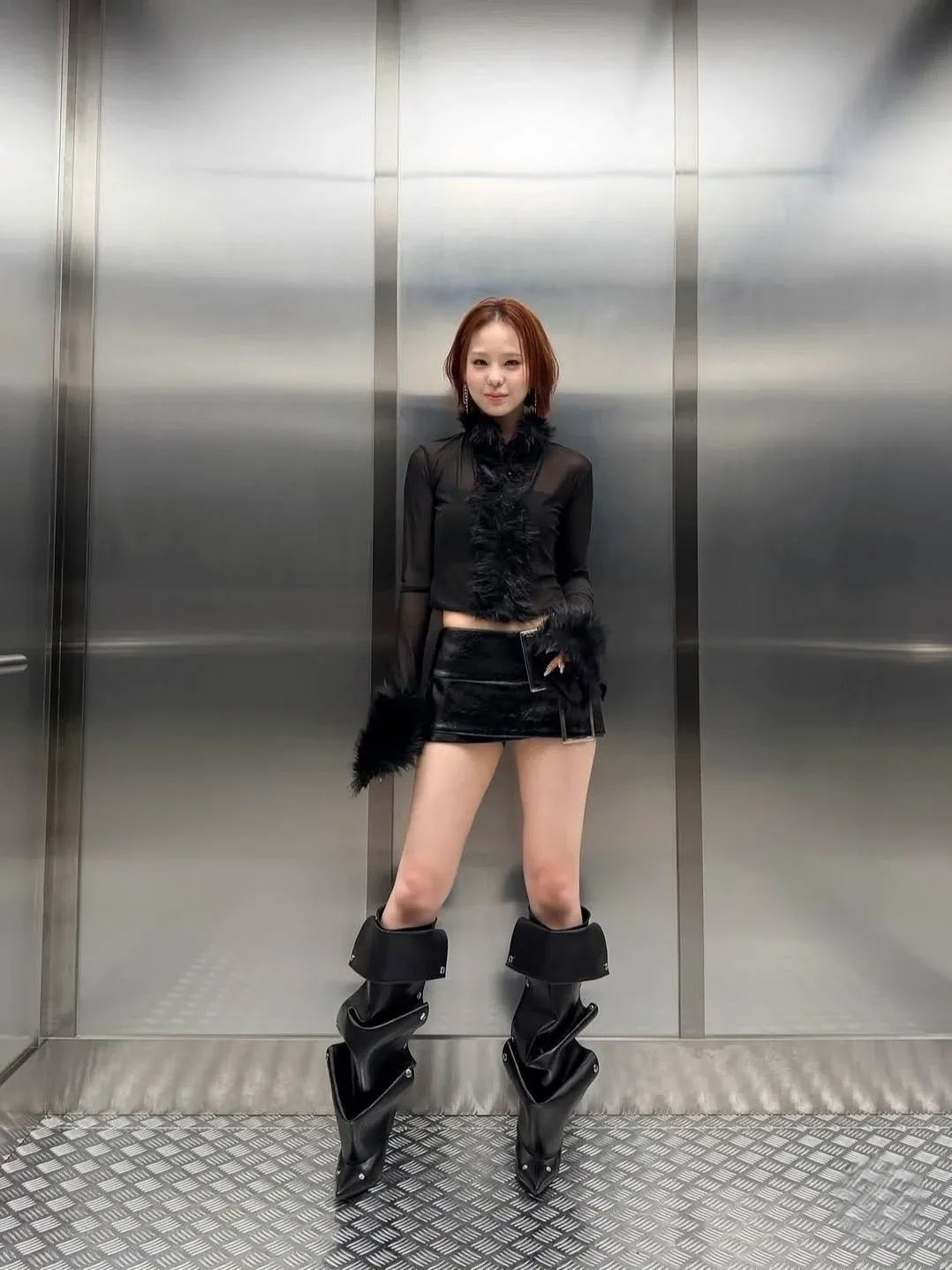 Behind-the-scenes cut of Mako (NiziU)