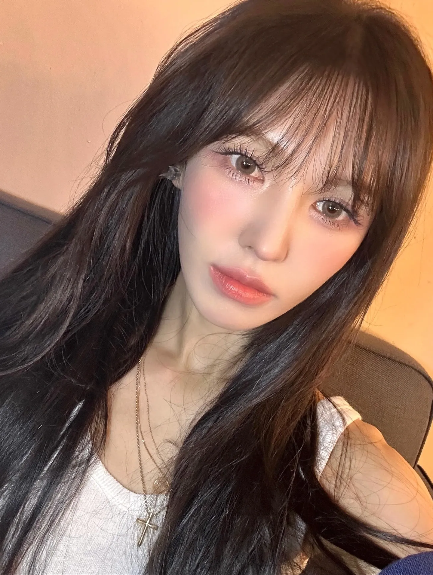 Behind-the-scenes cut of Wendy (Red Velvet)