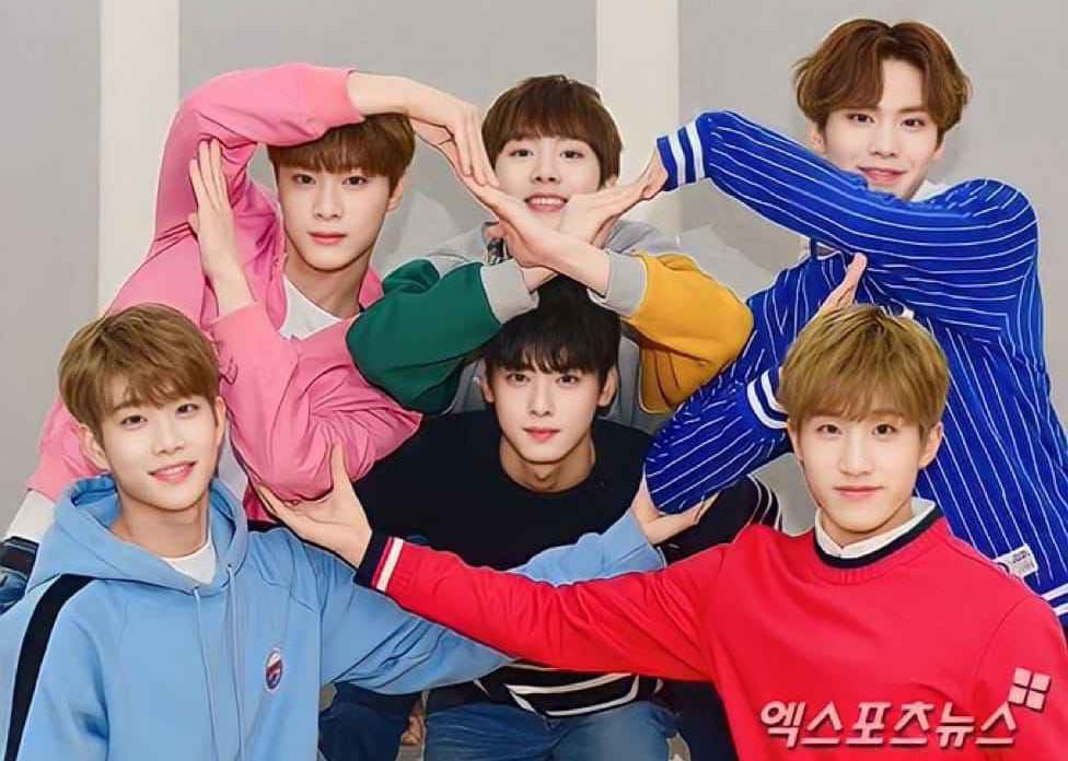 아스트로의 최신 사진