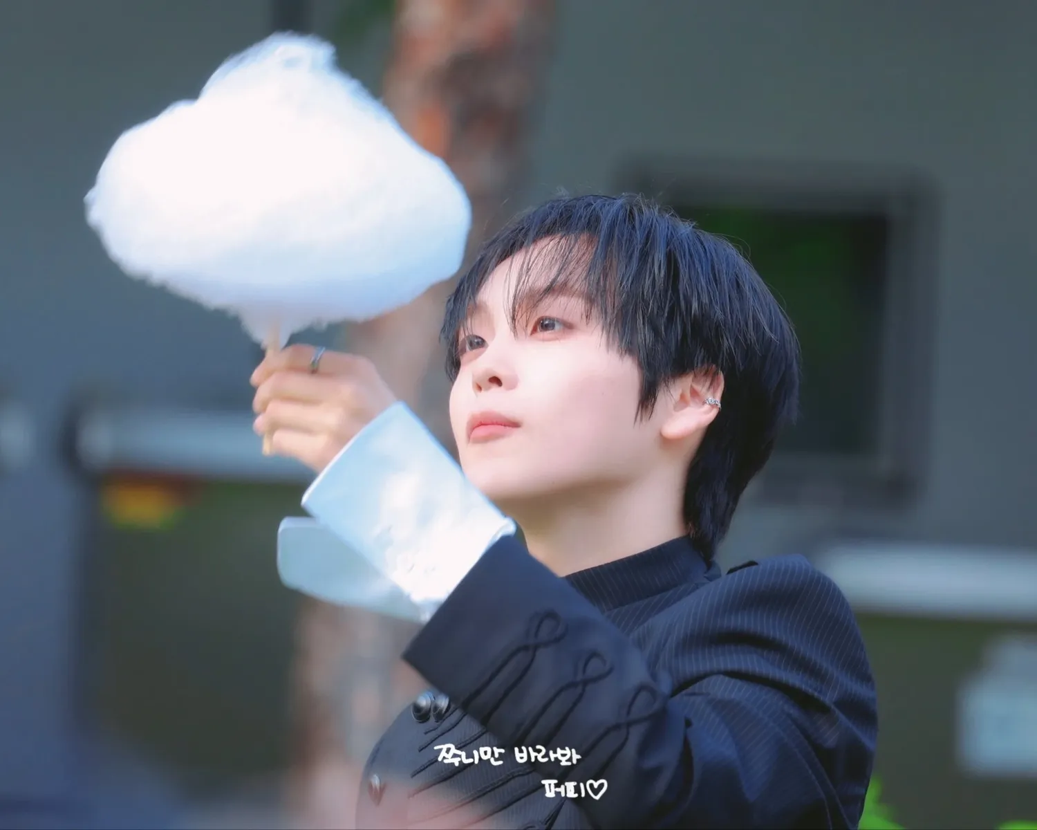 Latest photo of Hyeongjun (CRAVITY)