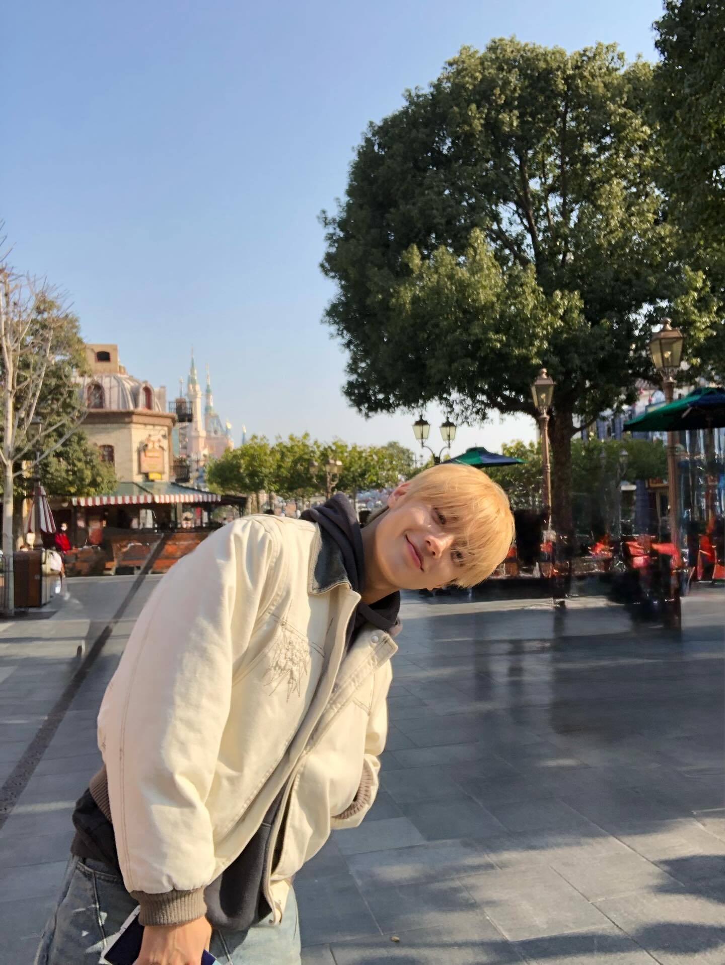 Latest photo of Leejeong (WHIB)