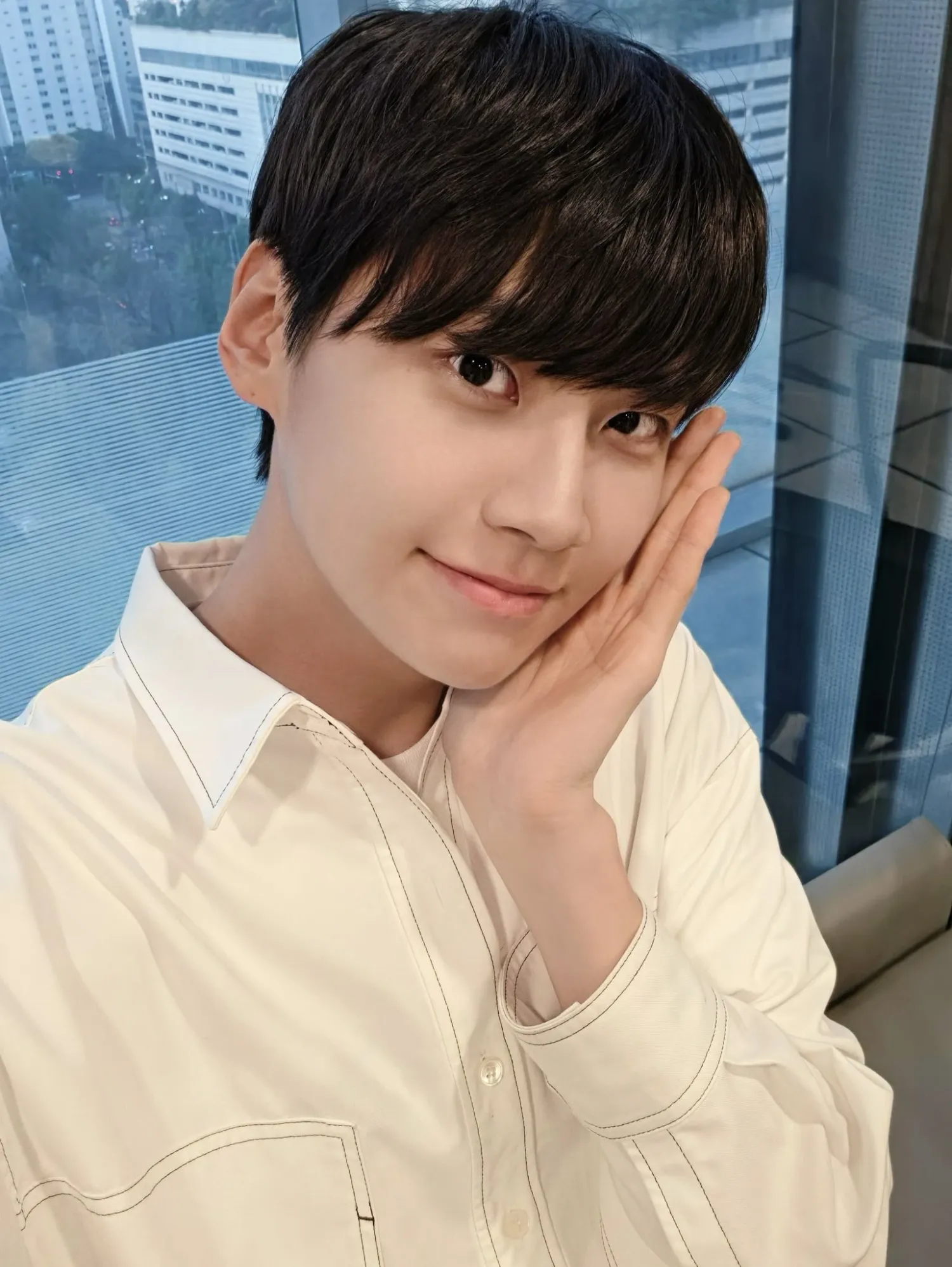 A moment captured by Lee Jinhyuk's fan