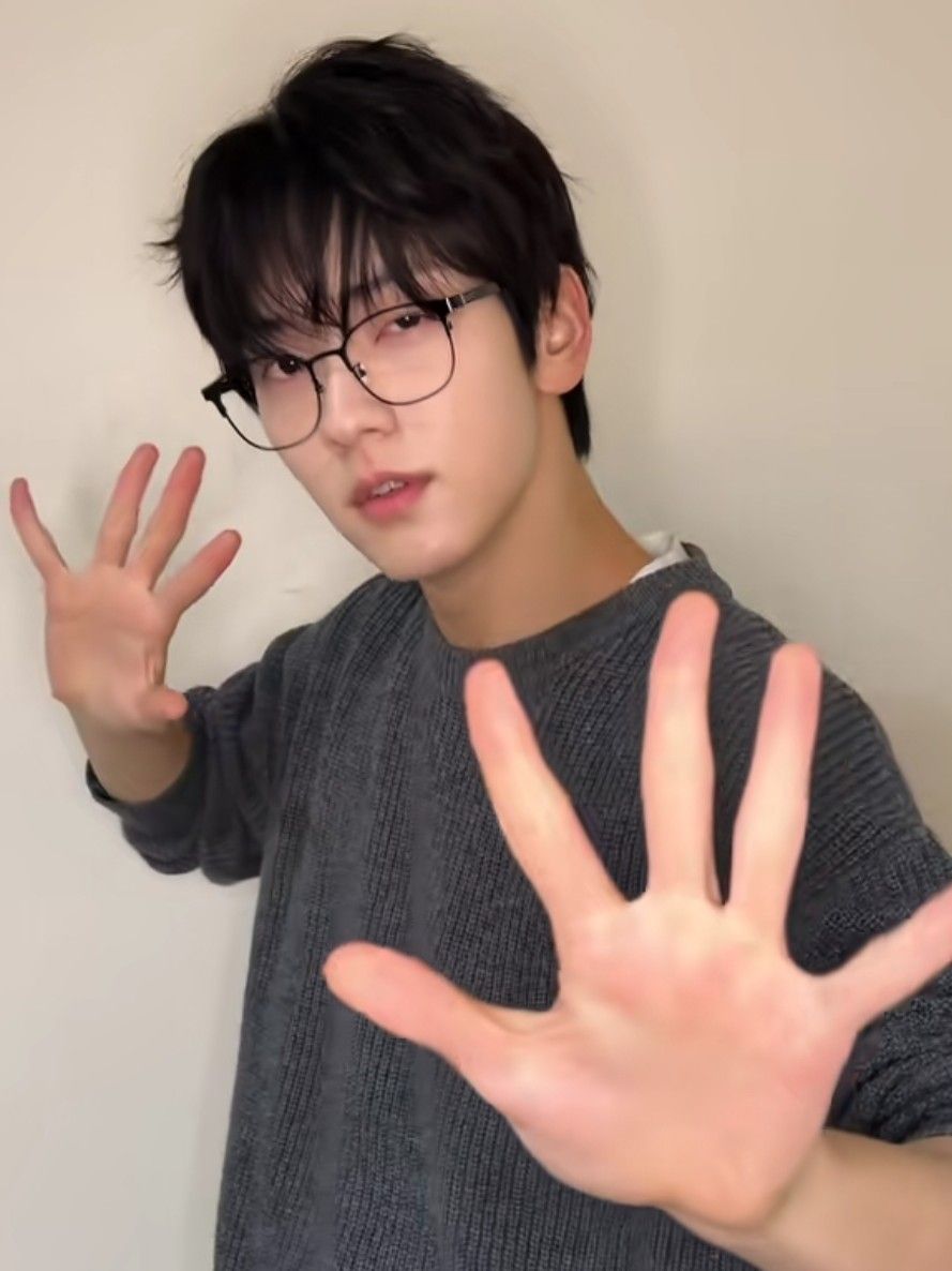 Latest photo of Soobin (TOMORROW X TOGETHER)