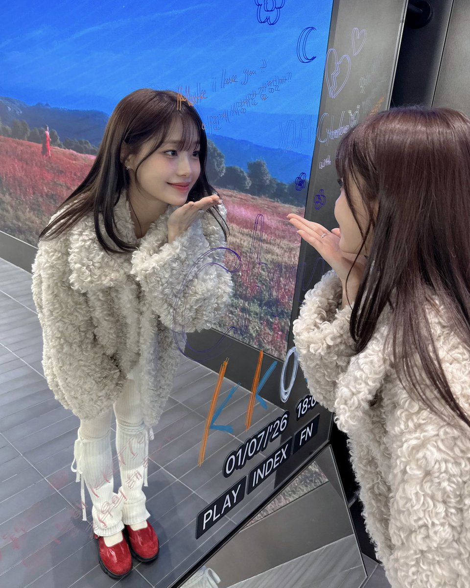 Latest photo of Chuu