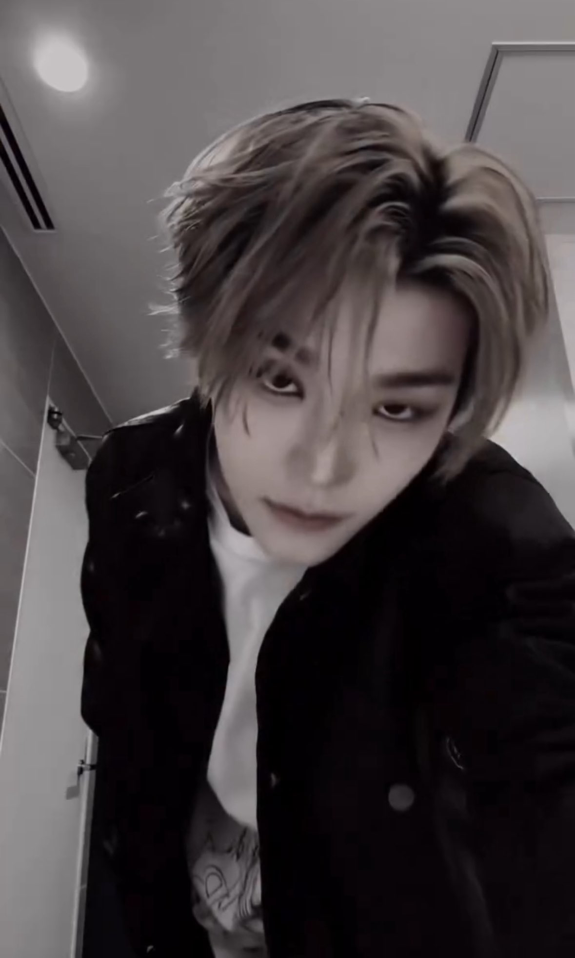 Fandom-recommended wallpaper image of He Xinlong (ALPHA DRIVE ONE)