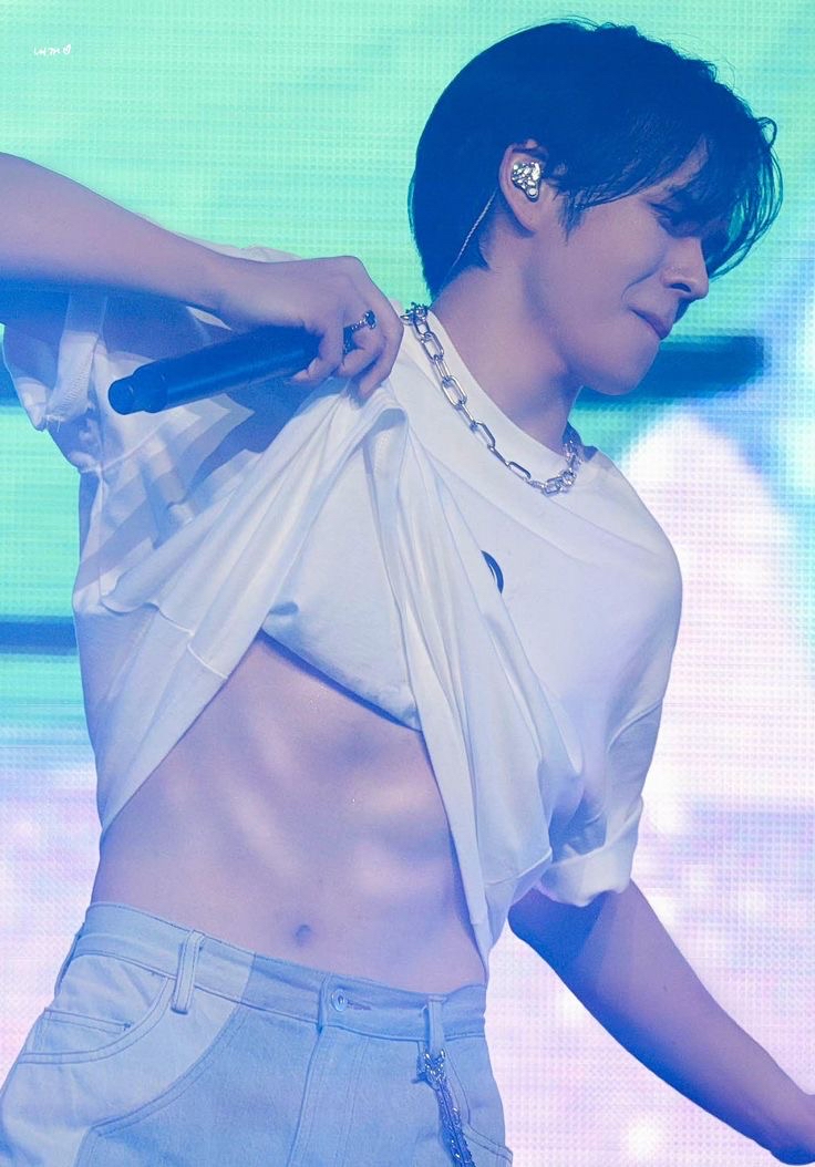 Foto aktivitas terbaru Serim (CRAVITY)