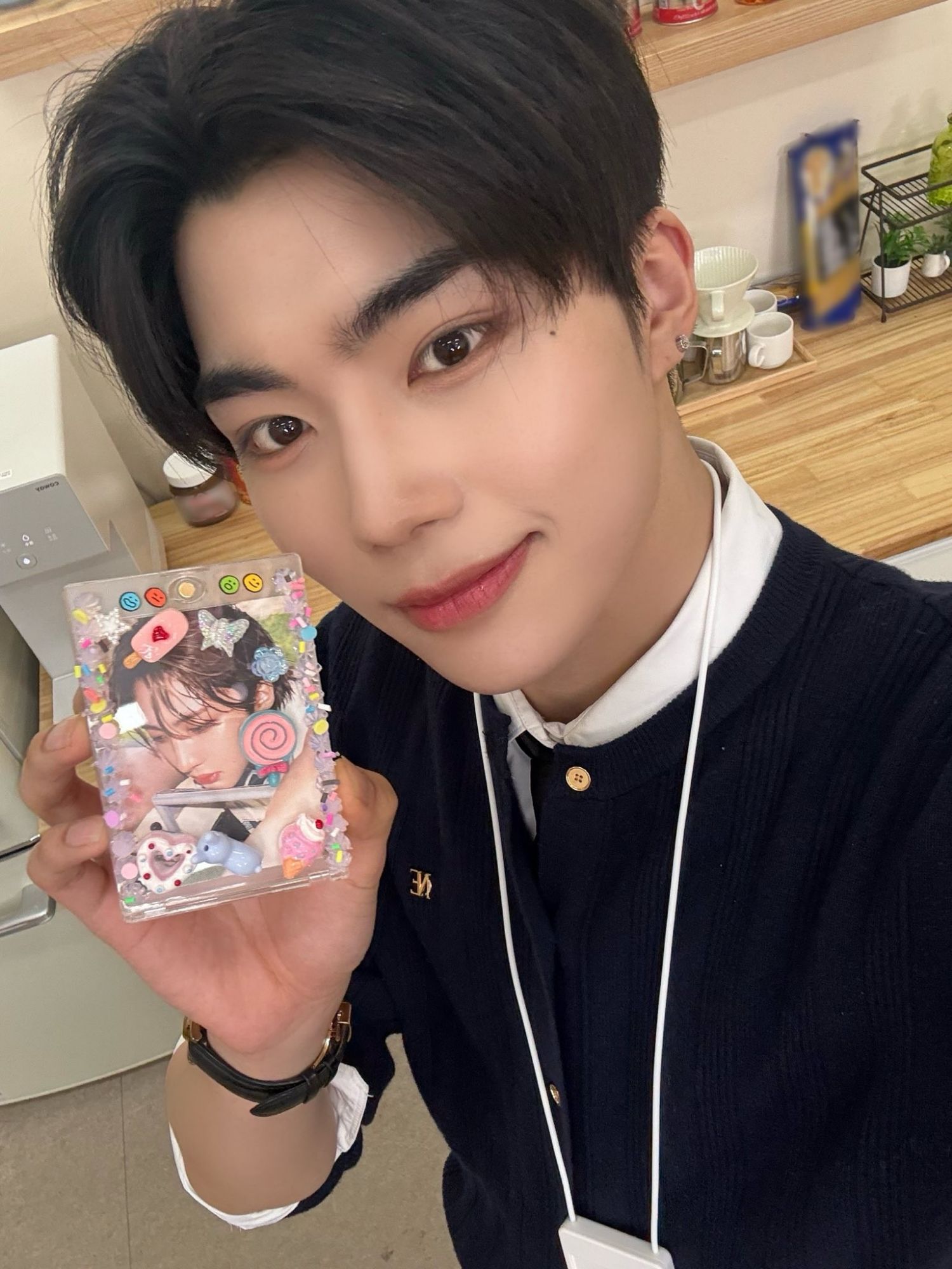 A moment captured by Park Gunwook (ZEROBASEONE)'s fan