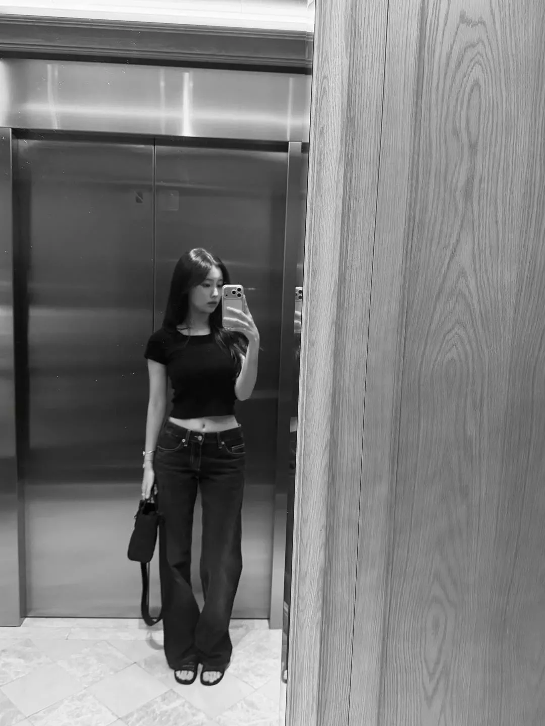 Behind-the-scenes cut of Kang Hyewon